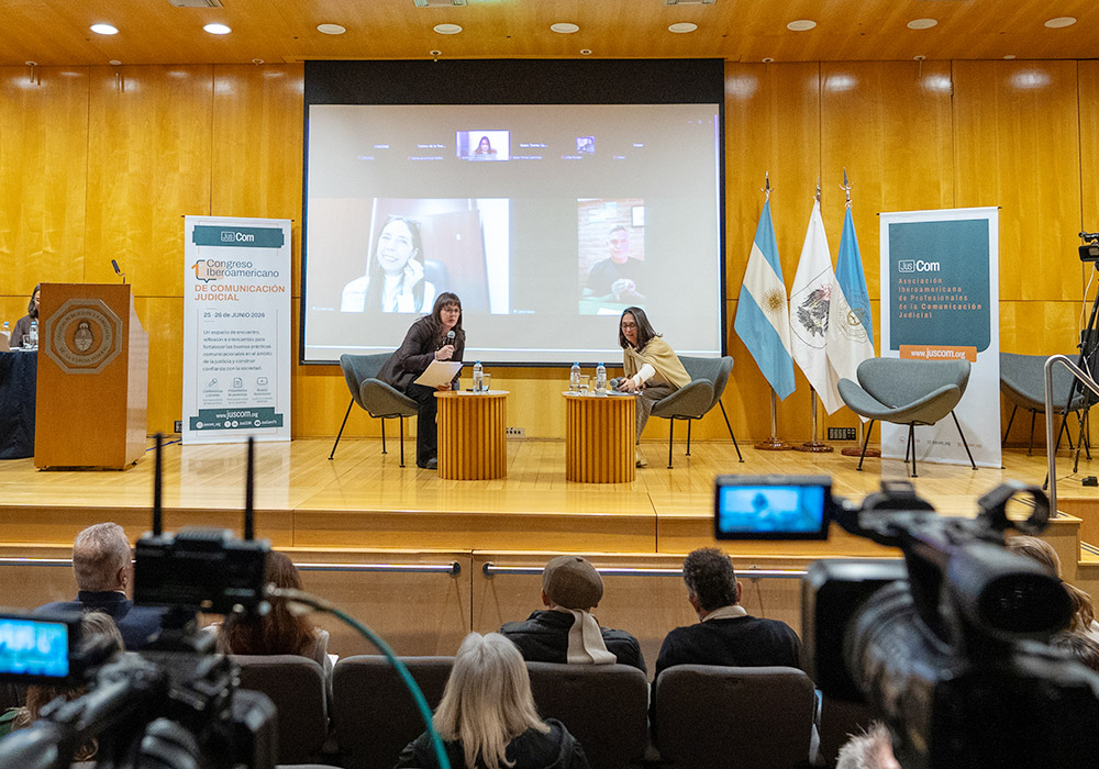 Mesa-1-Estefi-+-Marcela